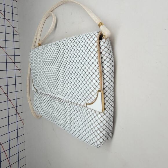 Vintage 80s White Metal Mesh‎ Crossbody Purse Flap Handbag Retro Disco Evening - Picture 3 of 11